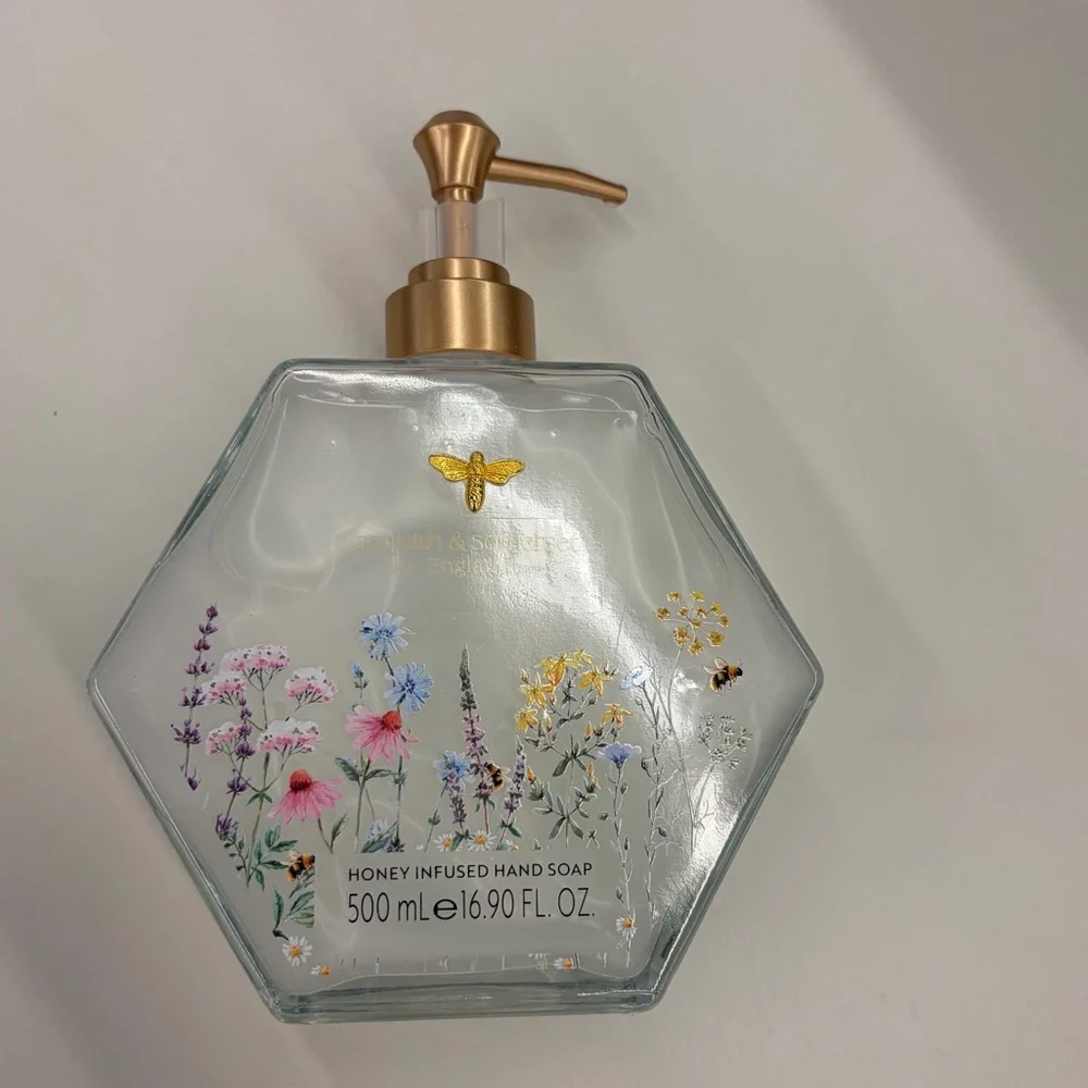 NWT ⚜️🤍⚜️ ASQUITH & SOMERSET HONEY INFUSED HAND SOAP